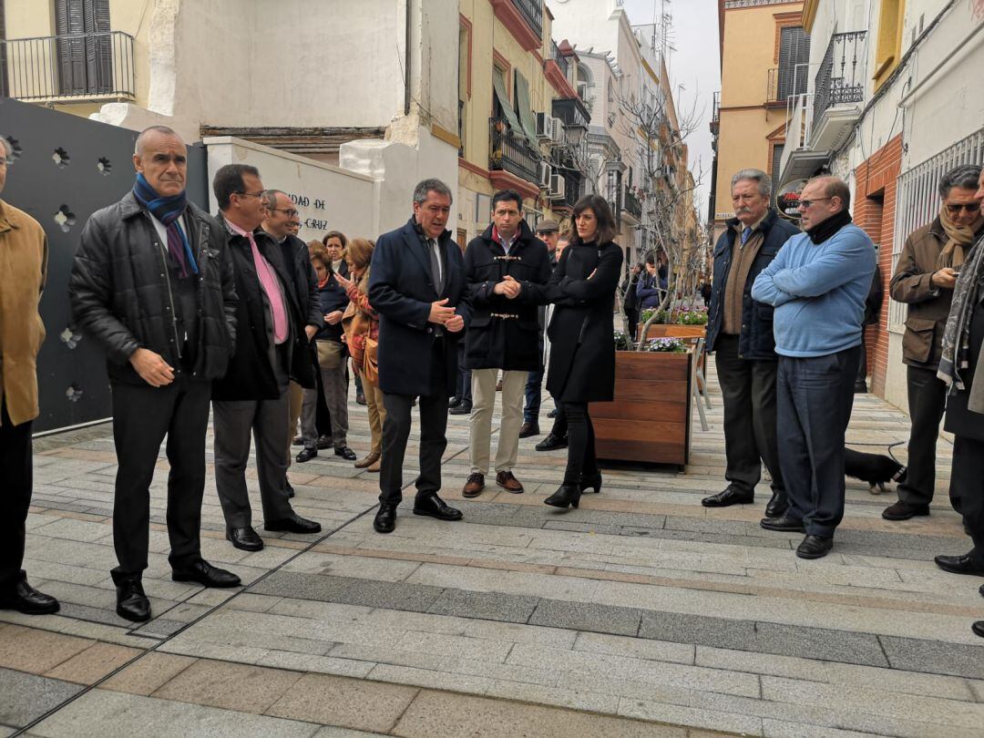 (Imagen de archivo.)Inauguración de la nueva pavimentación de la calle Baños