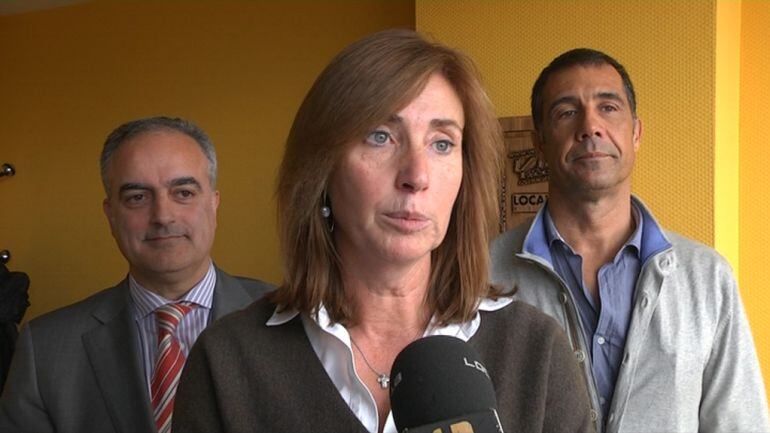 La presidenta del Náutico de Vigo y parte de su directiva buscan la forma de aliviar la situación del clib