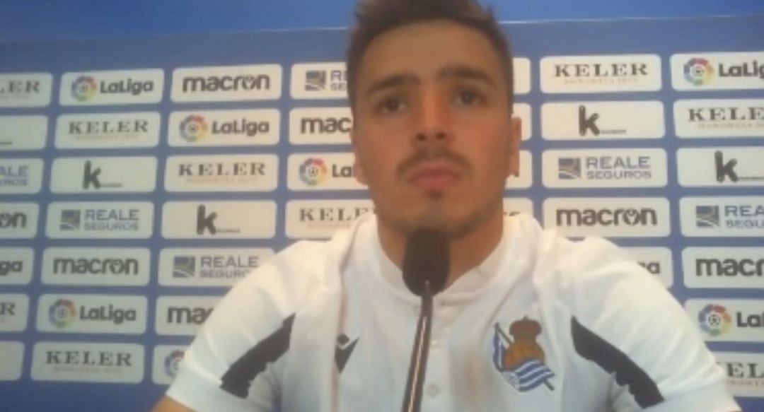 Gorosabel atiende a los medios de comunicación en Zubieta