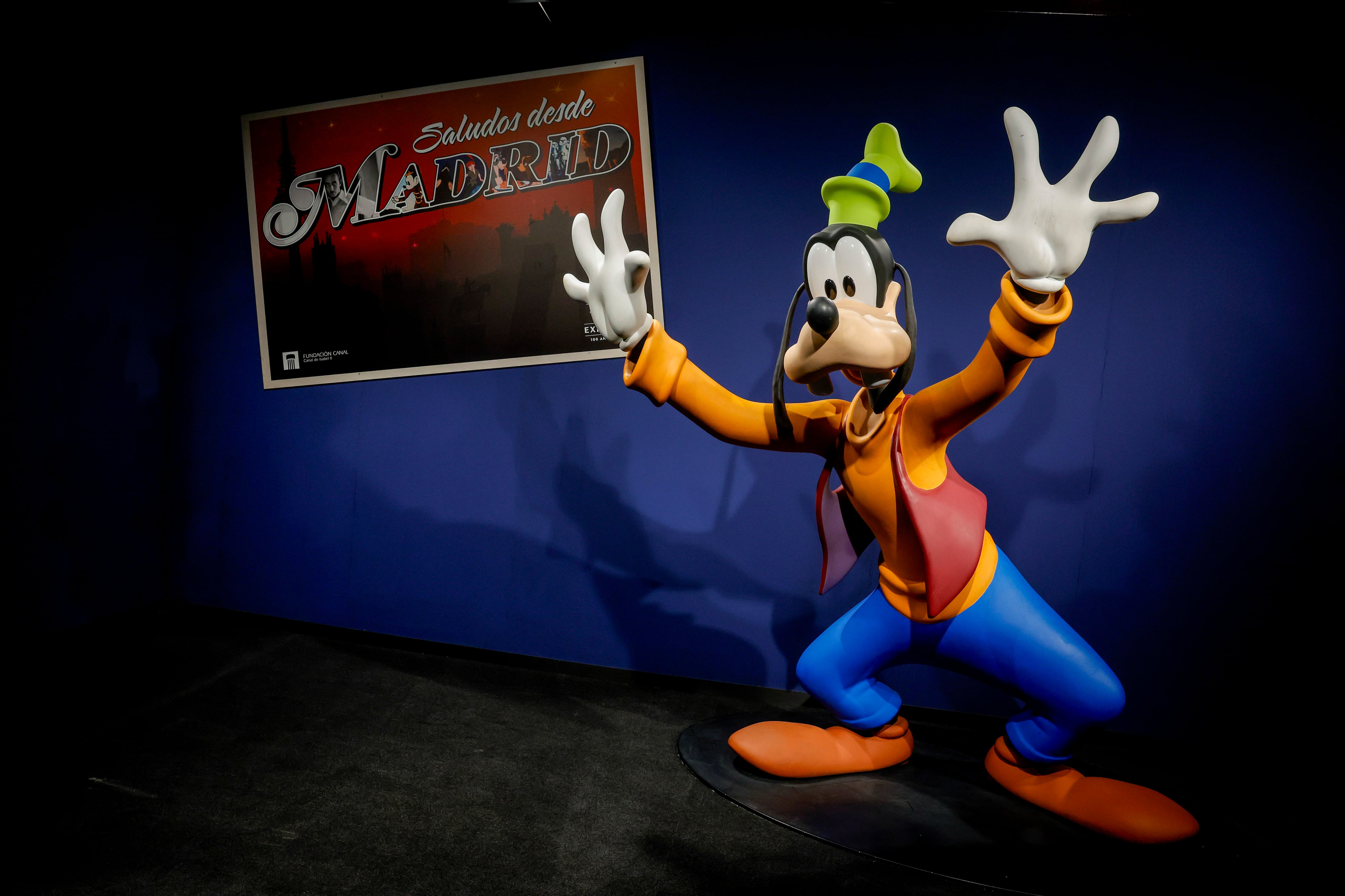 MADRID, 30/09/2025.- La exposición &#039;Disney: The Exhibition-100 años de magia&#039;, que se presenta este martes, conmemora el centenario de la compañía Walt Disney con más de 250 piezas, obras de arte y materiales históricos, y homenajea a algunos de los personajes más icónicos del universo mágico de Disney. EFE/Zipi
