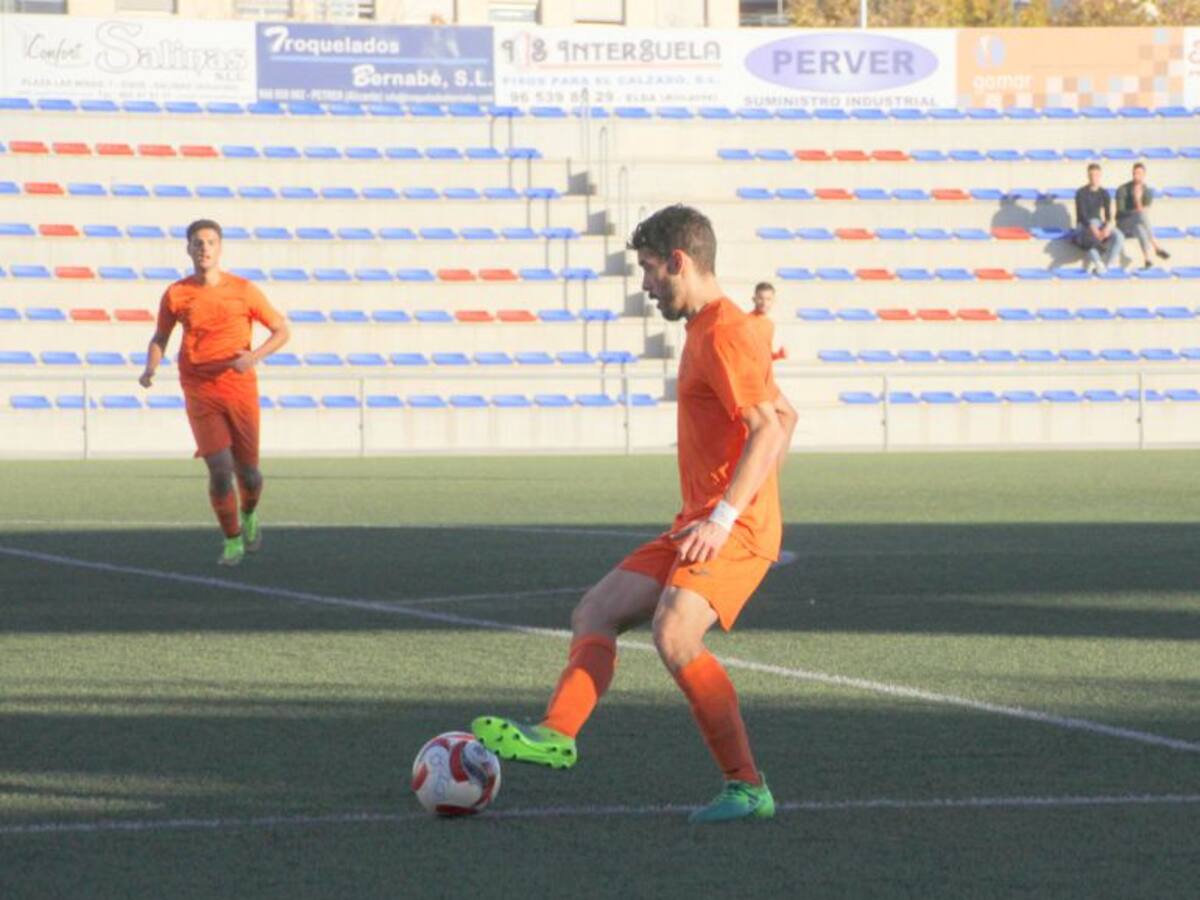 El Idella iguala al líder (3-0)