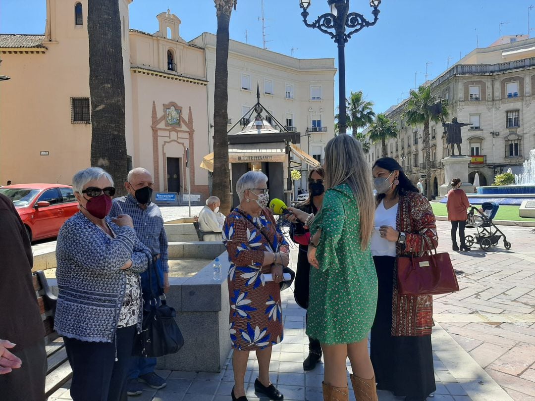 &quot;Hoy por Hoy Huelva&quot; en directo desde la Plaza de las Monjas (Huelva) Especial dedicado a las personas mayores