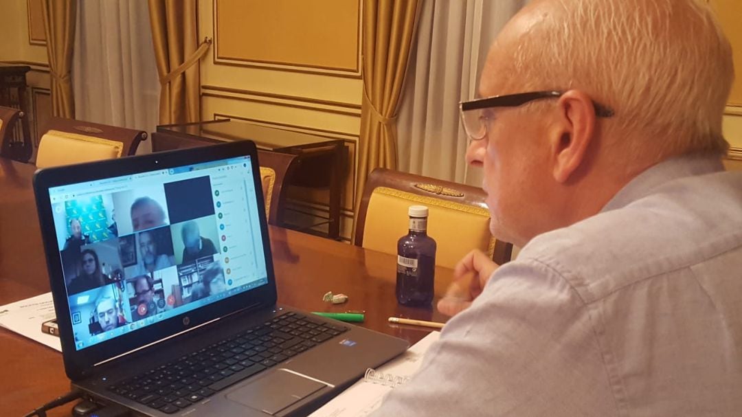 El subdelegado, Juan Rodríguez, preside la reunión a través de medios telemáticos