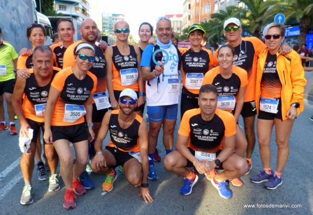 Nieto y corredores del -club de Atletismo Torrevieja