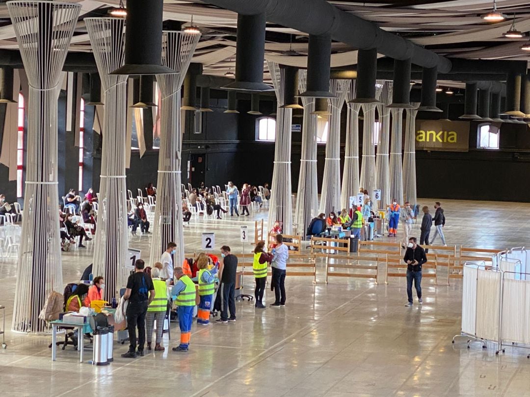 Vacunación masiva contra la covid en las instalaciones de la Feria de Muestras (FERMASA) de Armilla (Granada)