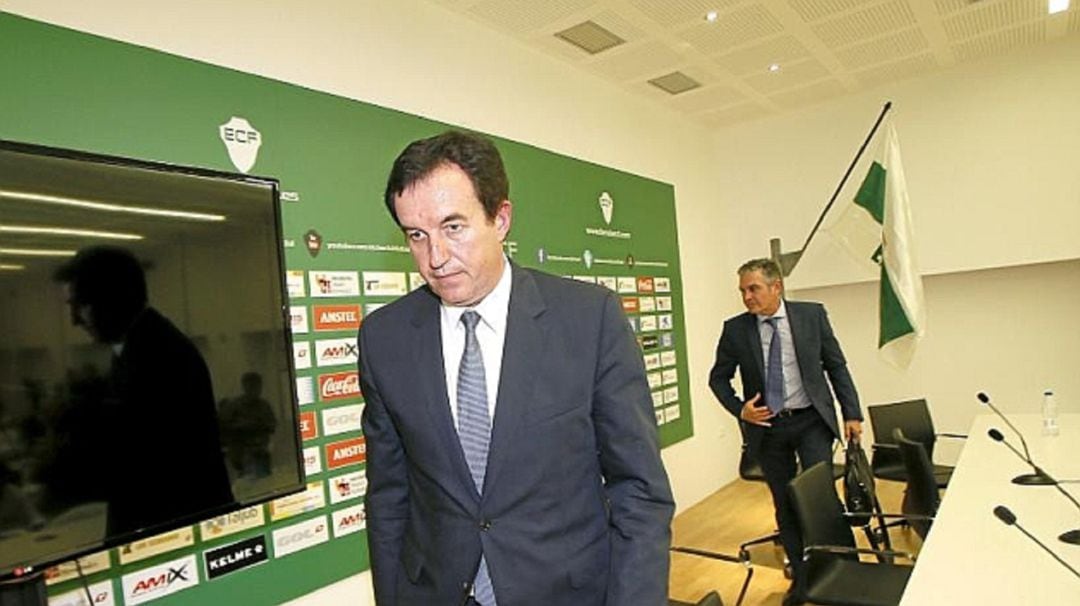 Juan Anguix en la Sala de Prensa del Elche en su etapa como presidente