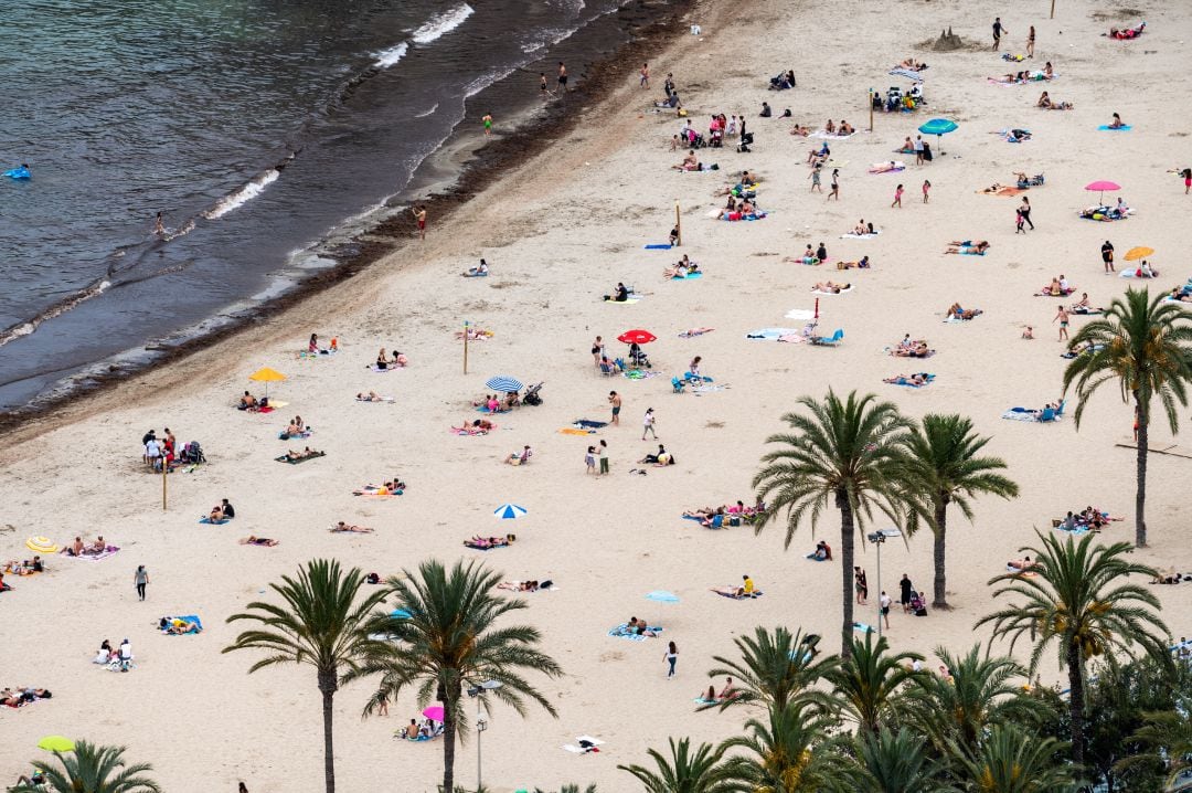 Playa de El Postiguet en Alicante. 