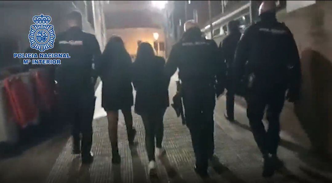 Detenidas a dos mujeres que se disfrazaban de mujeres ricas para robar en pisos de Chamberí 