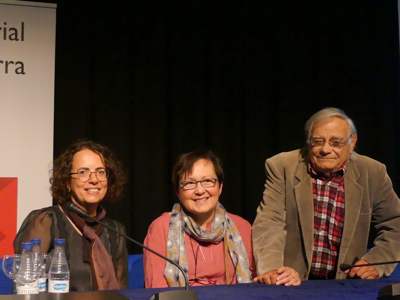 Pilar Burgués amb Sergi Mas i Cinta Pujal en la presentació de &quot;Vacances de xics&quot;.