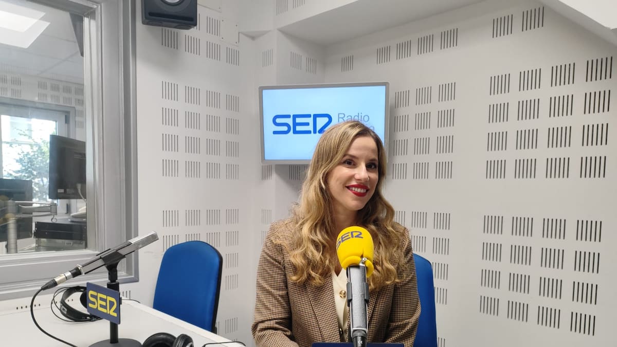 Lucía Lago presenta "El faro de la sirena"