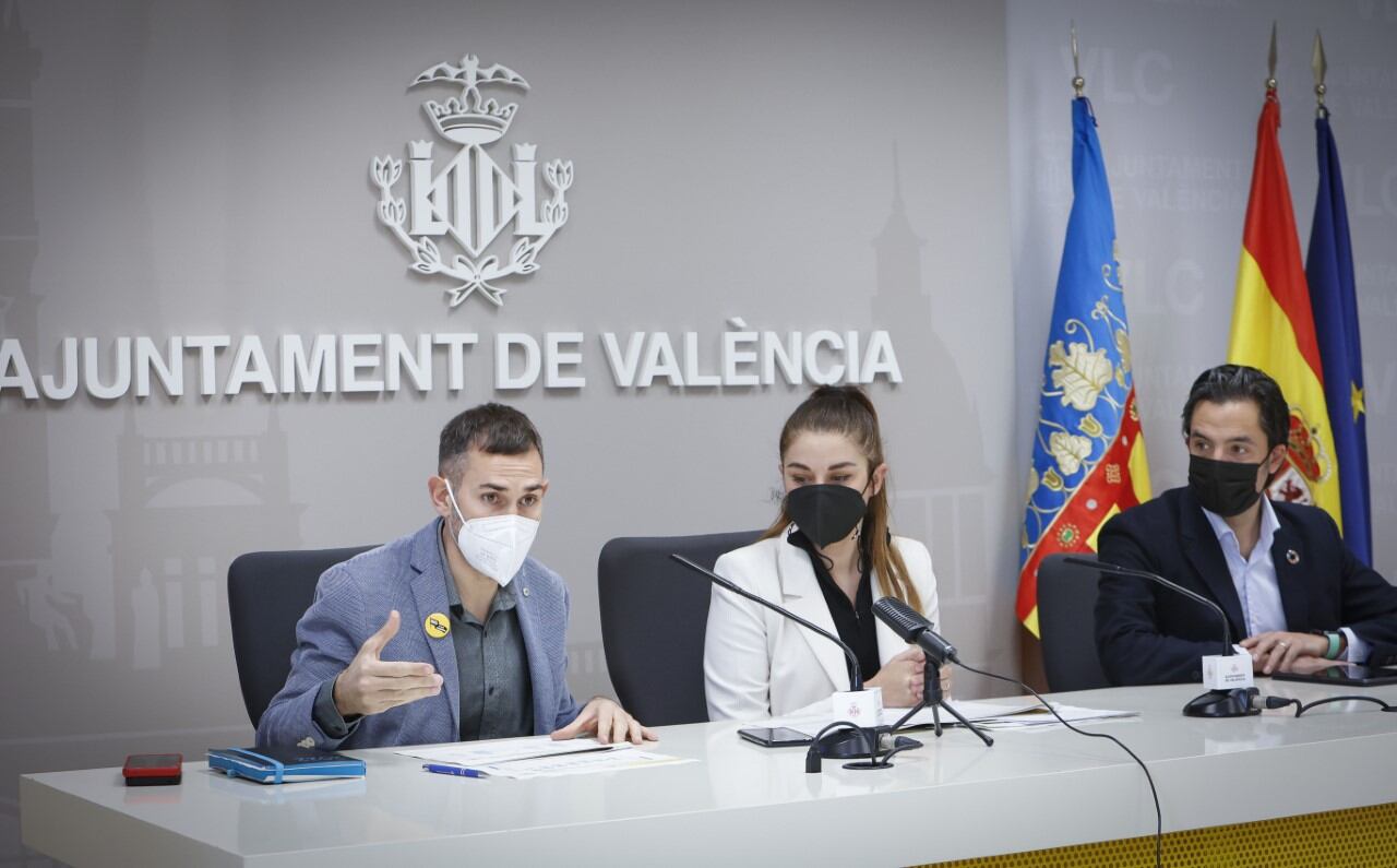 Campillo, Mollà y Balagué hacen balance de la recogida de envases de València en 2021. Fuente: gabinete Ayuntamiento de València