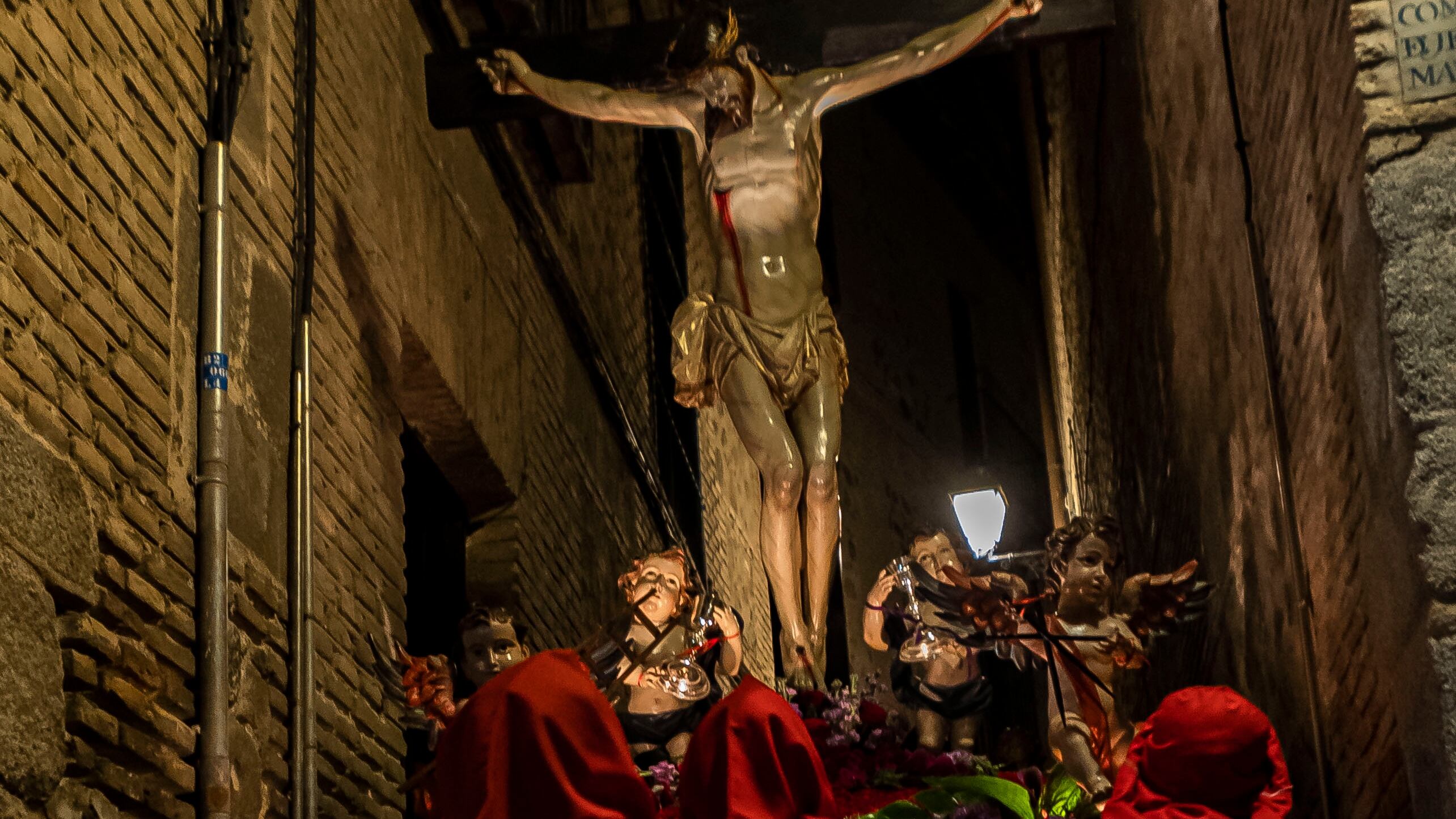 Imagen de archivo del Santísimo Cristo de los Ángeles, que sale cada Martes Santo desde la Iglesia del convento de las Gaytanas, en Toledo. EFE/Ángeles Visdó?mine