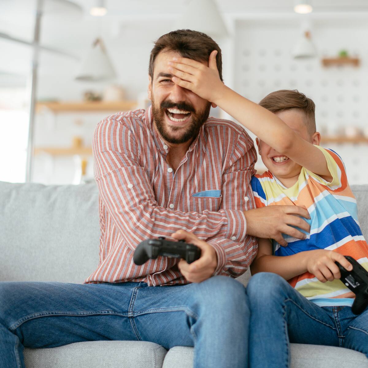 Una guía con consejos prácticos para el control parental de los videojuegos
