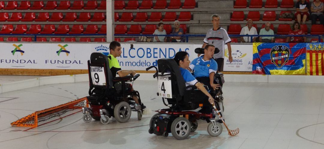 Alcobendas acoge el torneo de España de hockey en silla de ruedas eléctricas