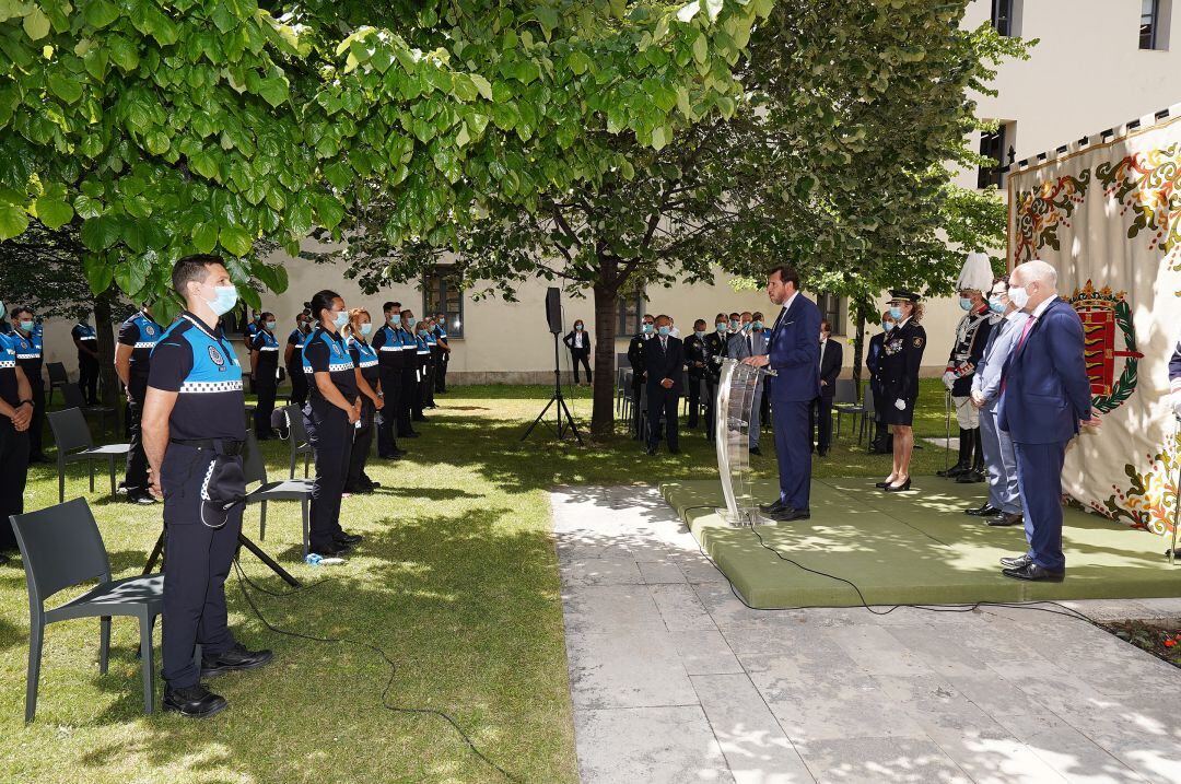 Toma de posesión de los nuevos policías
