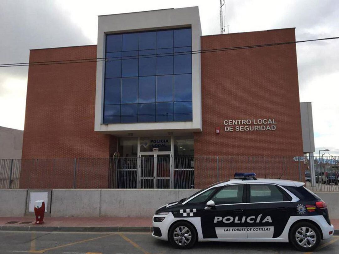 Tres detenidos por intento de robo en Correos de Las Torres de Cotillas  