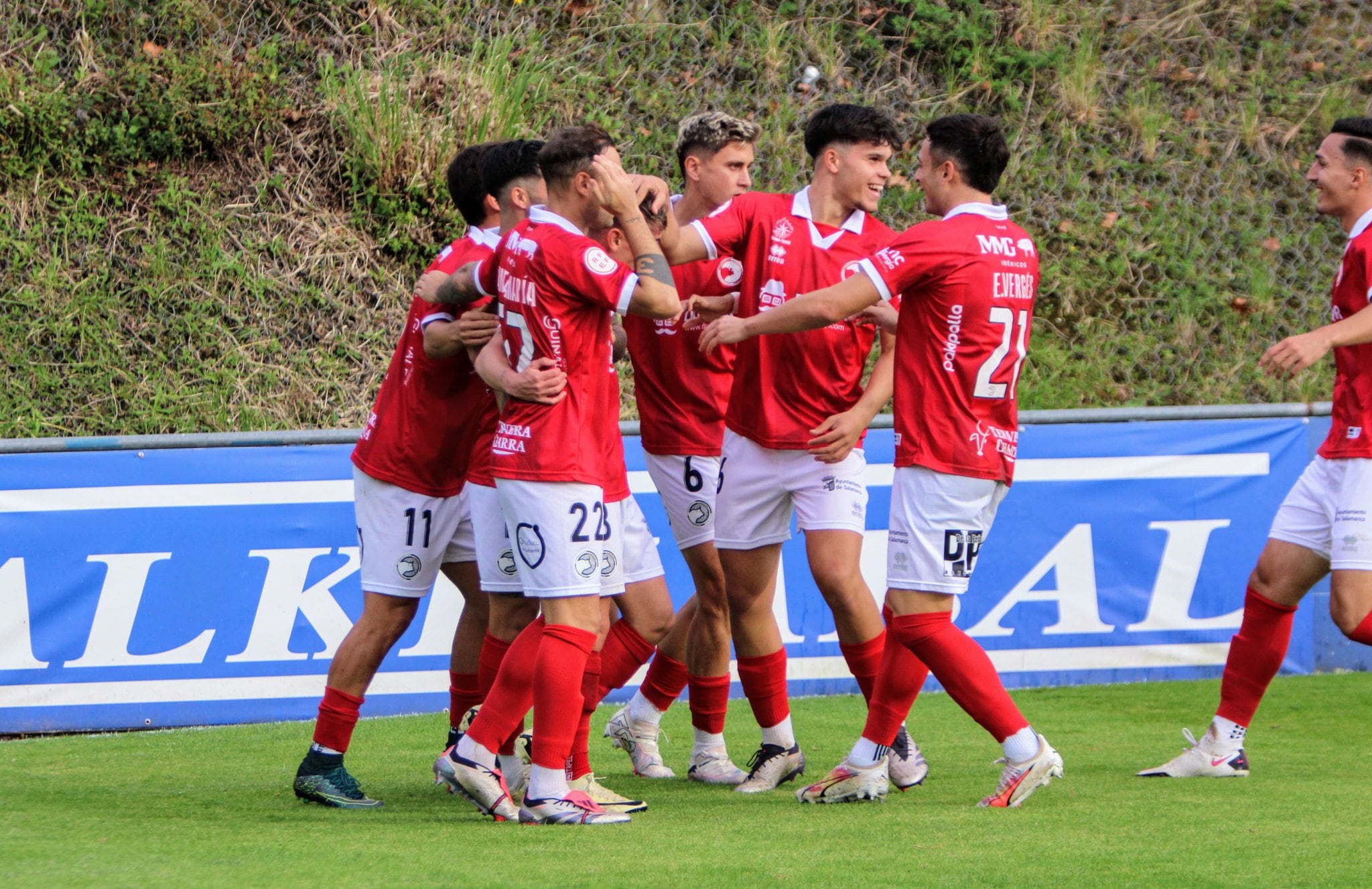 Unionistas de Salamanca celebra uno de los goles anotados en Urritxe este sábado/UnionistasCF