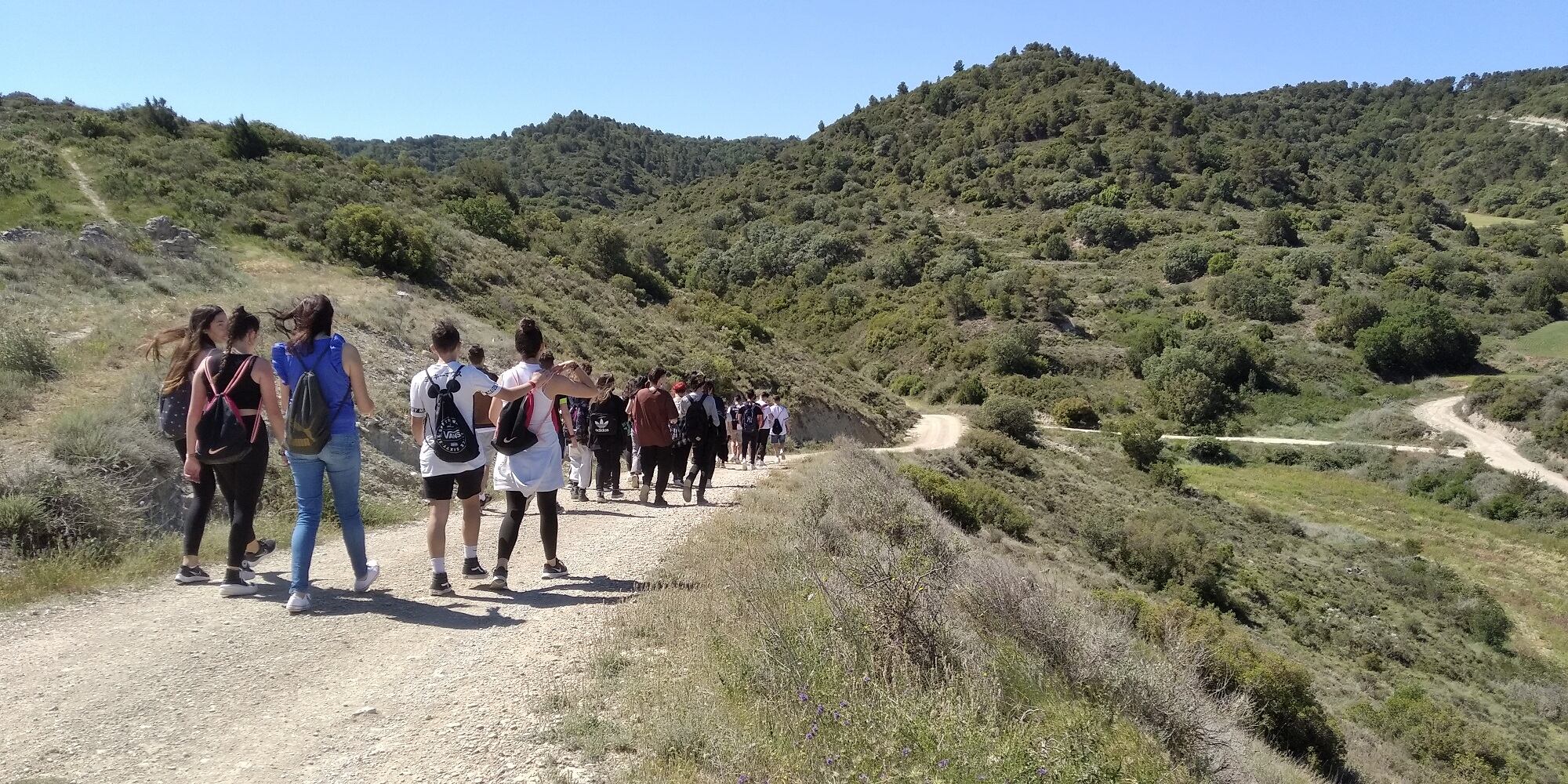 Estudiantes de instituto recorriendo la Ruta Orwell