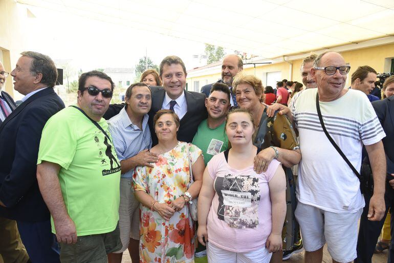 El presidente de Castilla-La Mancha en las instalaciones de la Granja Escuela de El Terminillo que gestiona ASPADEC