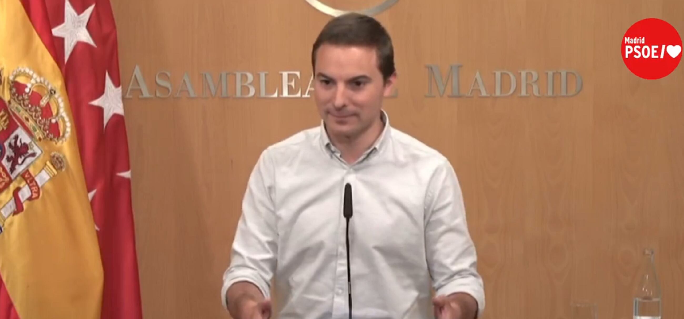 Juan Lobato, portavoz del Grupo parlamentario socialista en la Asamblea de la Comunidad de Madrid, durante una intervención sobre sanidad.