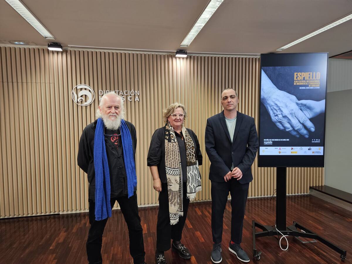 Espiello otorga la Siñal D’onor a la Asociación por la Recuperación de la Memoria Histórica de Aragón