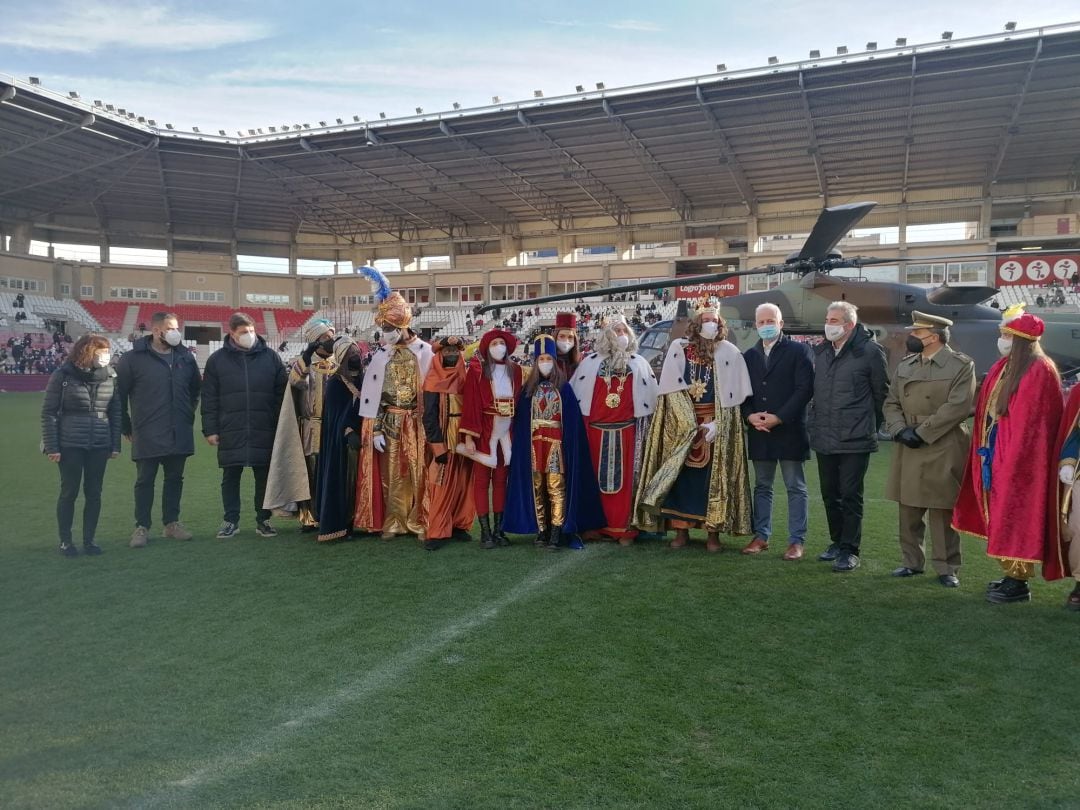 Foto de familia de los Reyes Magos en Las Gaunas