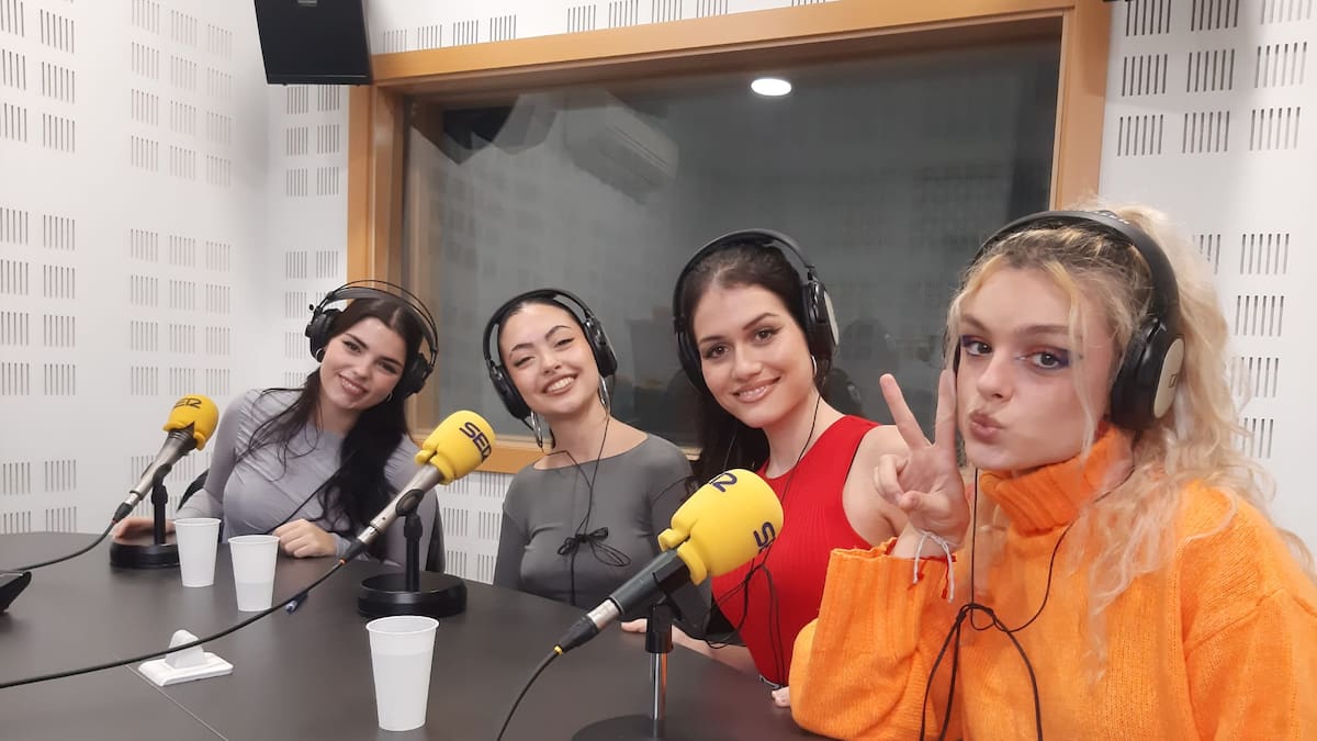 Charlamos con Sandy, Bubu, Melania y Lottie, el grupo E´Femme