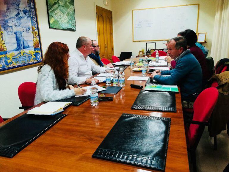 Reunión entre los sindicatos y el Gobierno barreño