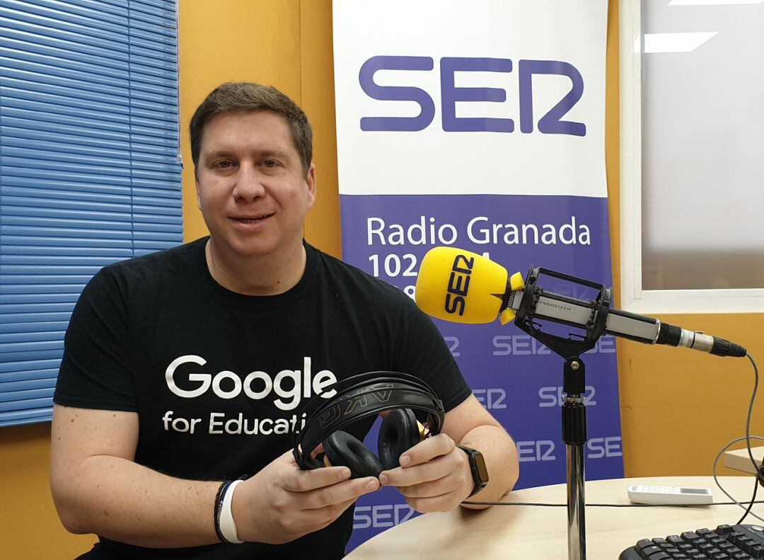 El responsable de Google for Education en España, Gonzalo Romero, en los estudios de Radio Granada