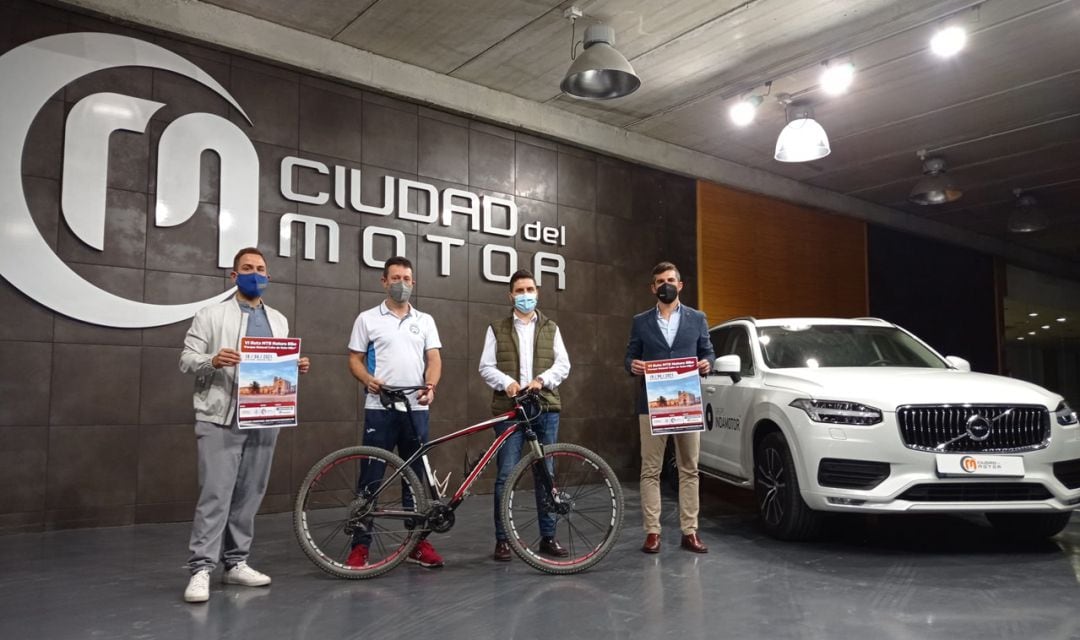 Presentación de la carrera en la Ciudad del Motor.