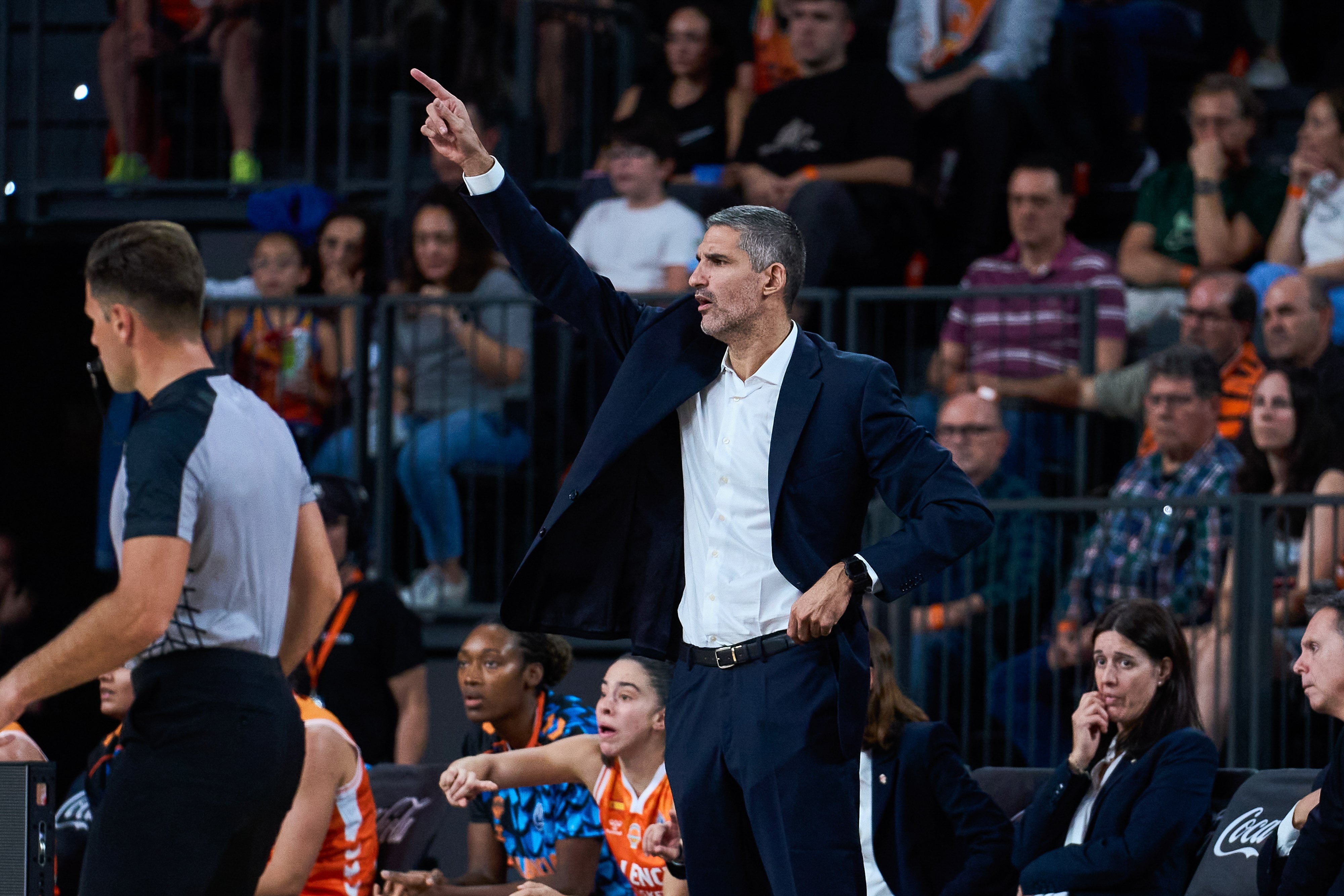VALENCIA, SPAIN - 2025/10/16: Ruben Burgos coach of Valencia basket seen during the EuroLeague Women J2 between Valencia Basket and Fenerbahce Opet at Roig Arena Stadium. 4th time: Valencia Basket 65 : 65 Fenerbahce OpetExtension time: Valencia Basket 72 : 75 Fenerbahce Opet. (Photo by German Vidal Ponce/SOPA Images/LightRocket via Getty Images)