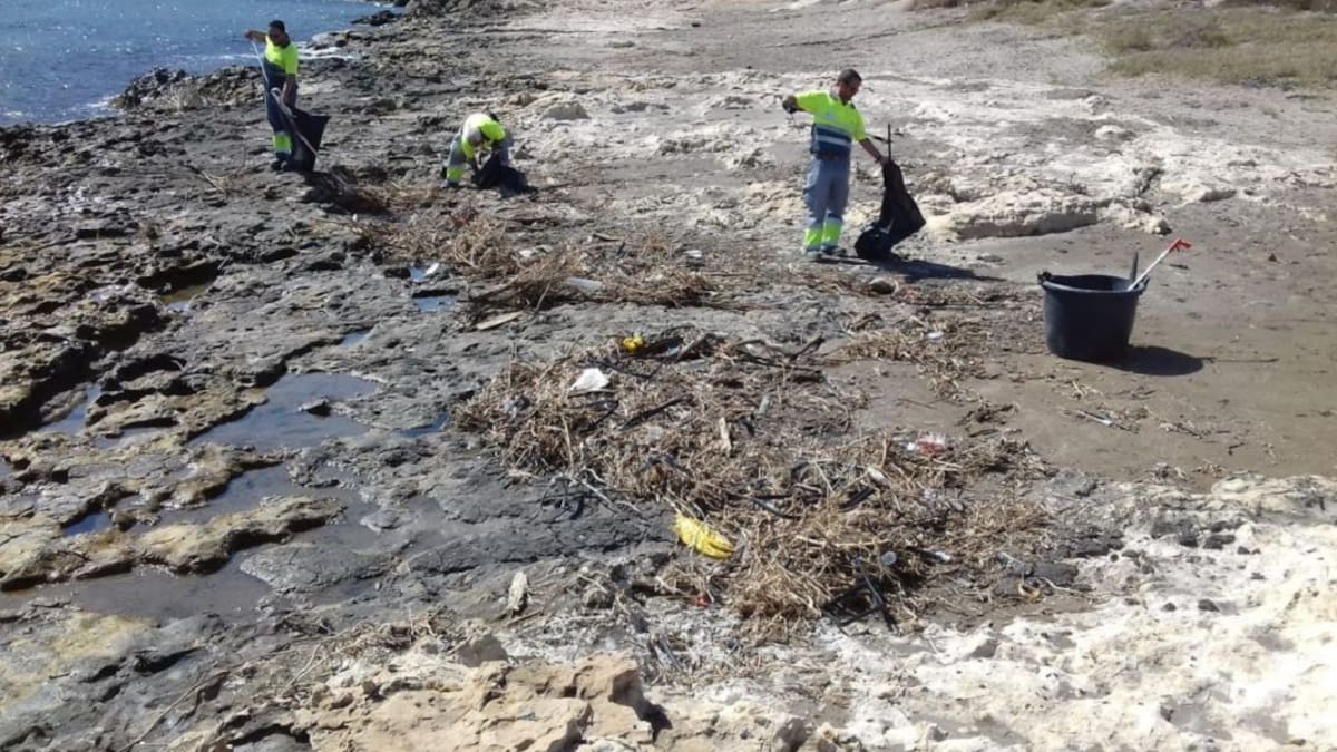 Retiran más de 1.500 kilos de basura de Calnegre y Marina de Cope