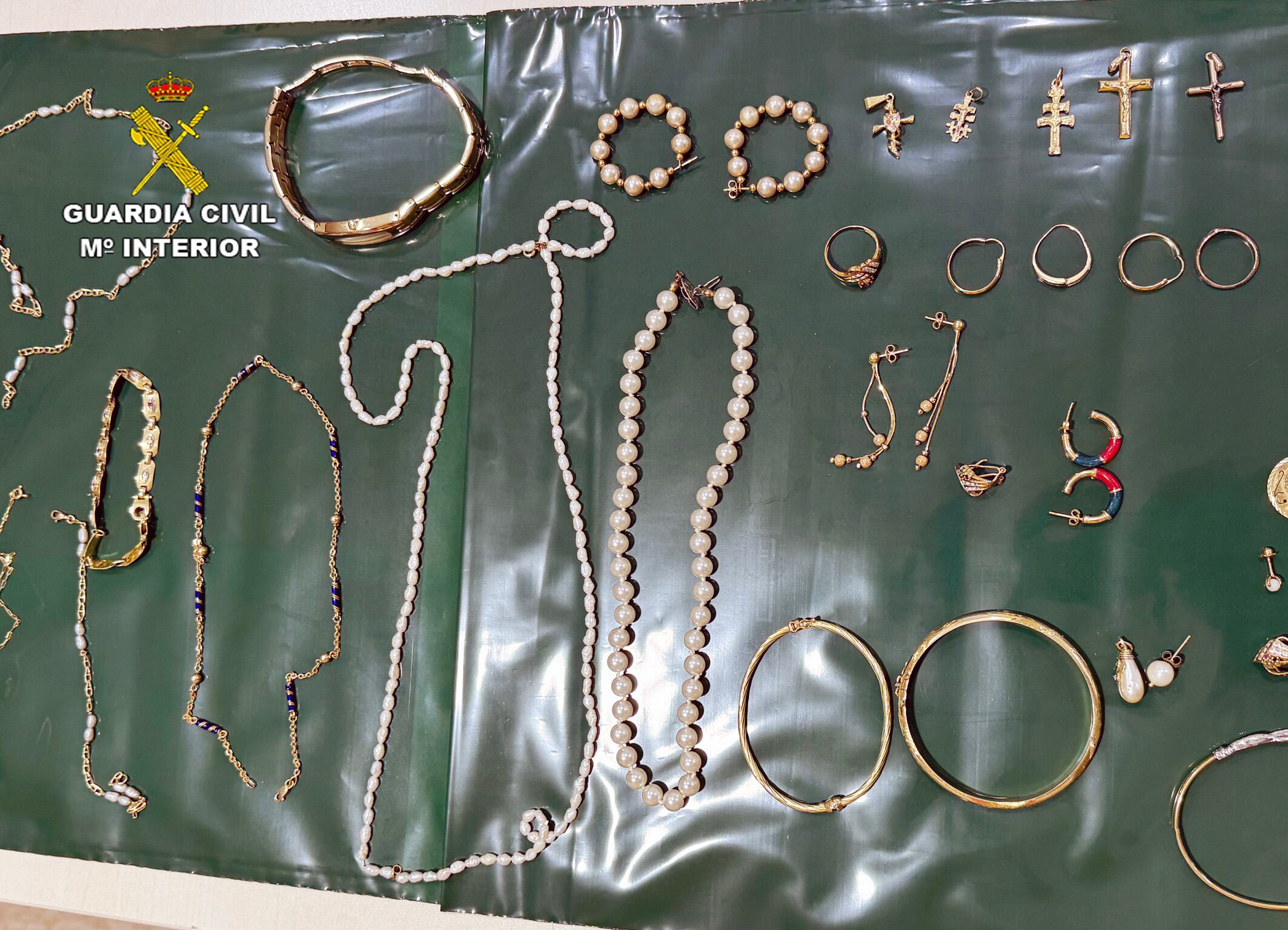 Joyas hurtadas por el detenido en Cieza
