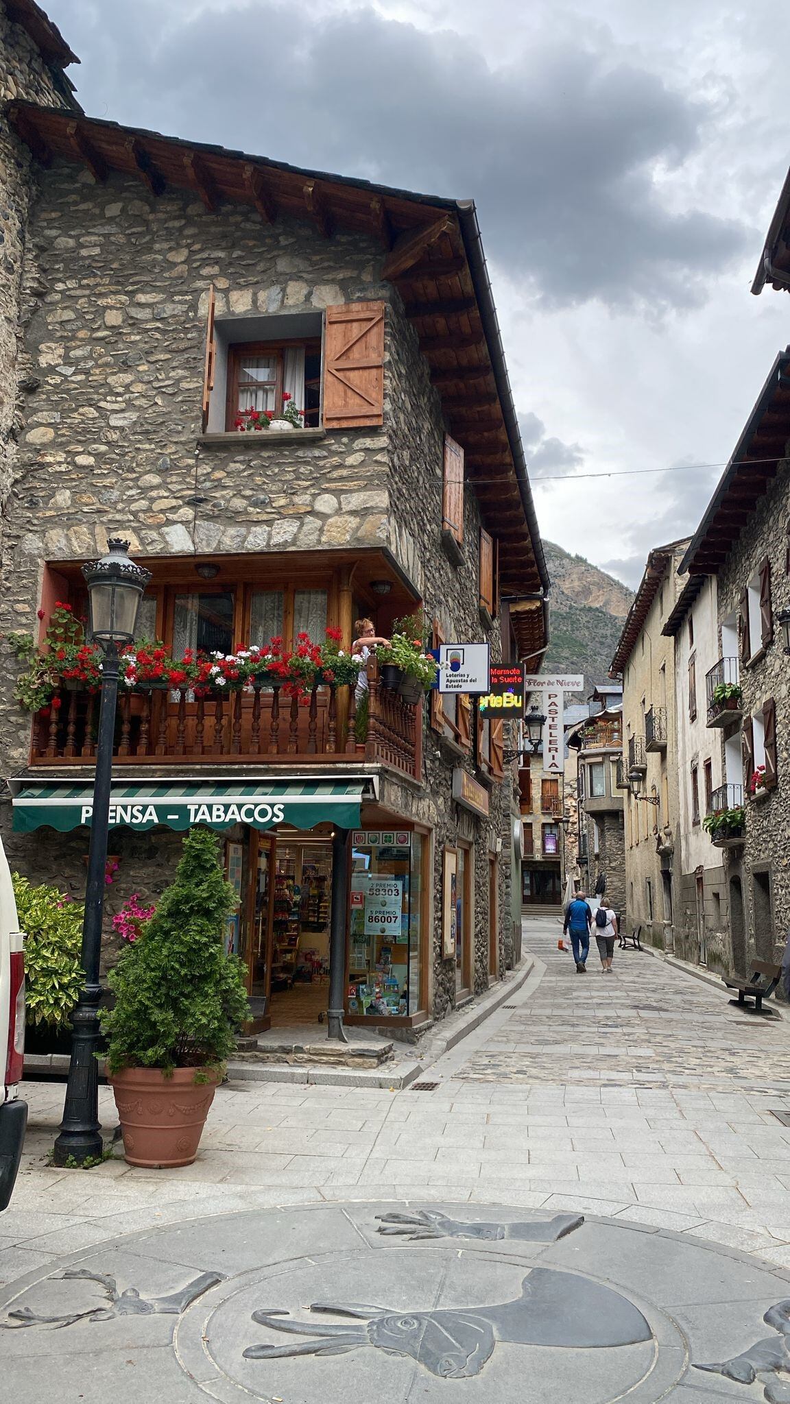 La Marmota de la Suerte en Calle mayor 17 en Benasque
