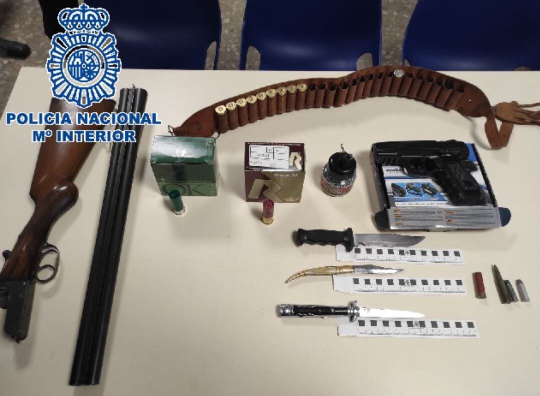 Armas incautadas al detenido