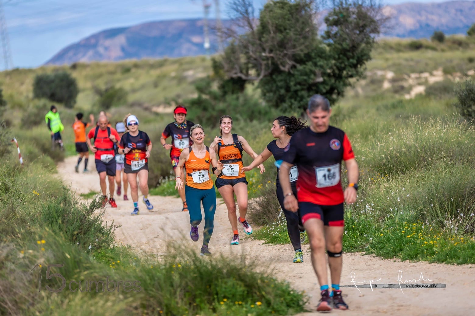 Participantes en uno de los trail que organiza 15 Cumbres