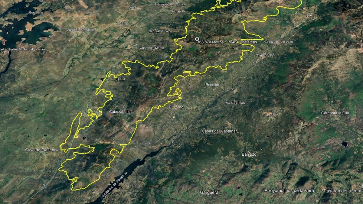 El incendio de Jarilla supera las 15.000 hectáreas: levantan la evacuación en Gargantilla y el confinamiento en Hervás