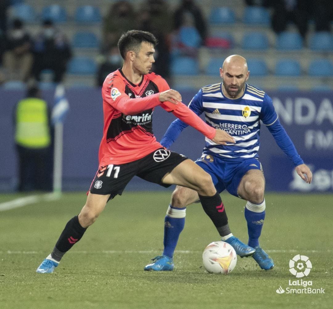 El conjunto berciano que se adelantó en el marcador no pudo resolver el partido y vio como el Tenerife se llevaba los tres puntos