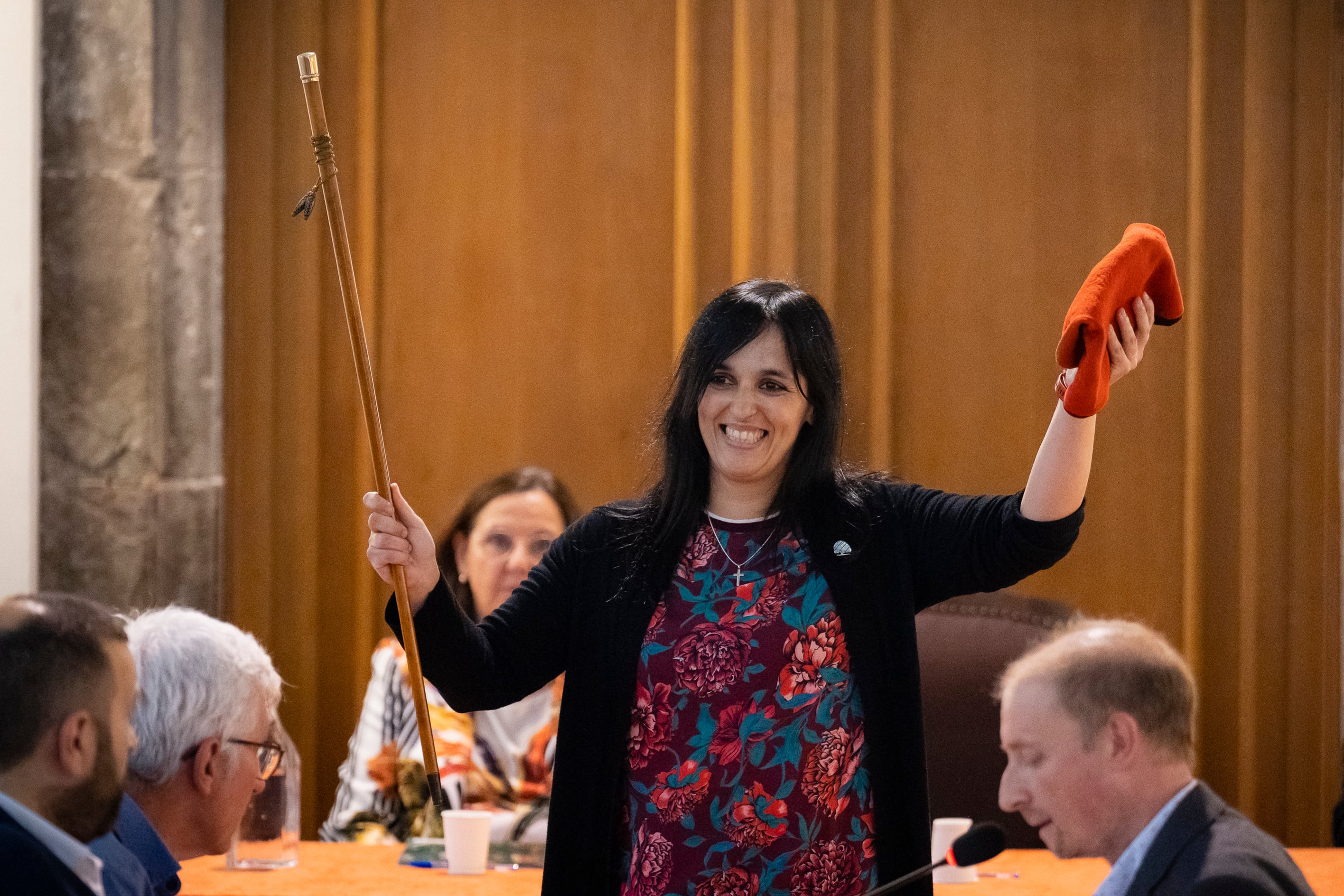 La líder de la formación independentista y de extrema derecha Aliança Catalana, Silvia Orriols, tras ser elegida alcaldesa de Ripoll (Girona)