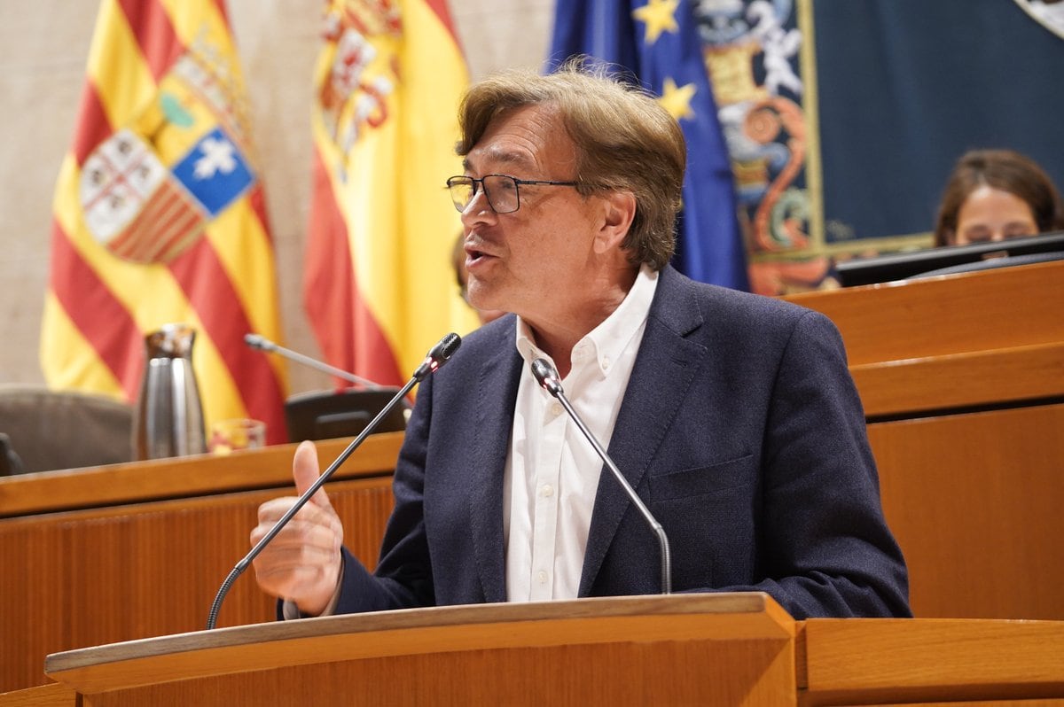 Tomás Guitarte (Teruel Existe), durante la investidura de Jorge Azcón en las Cortes de Aragón