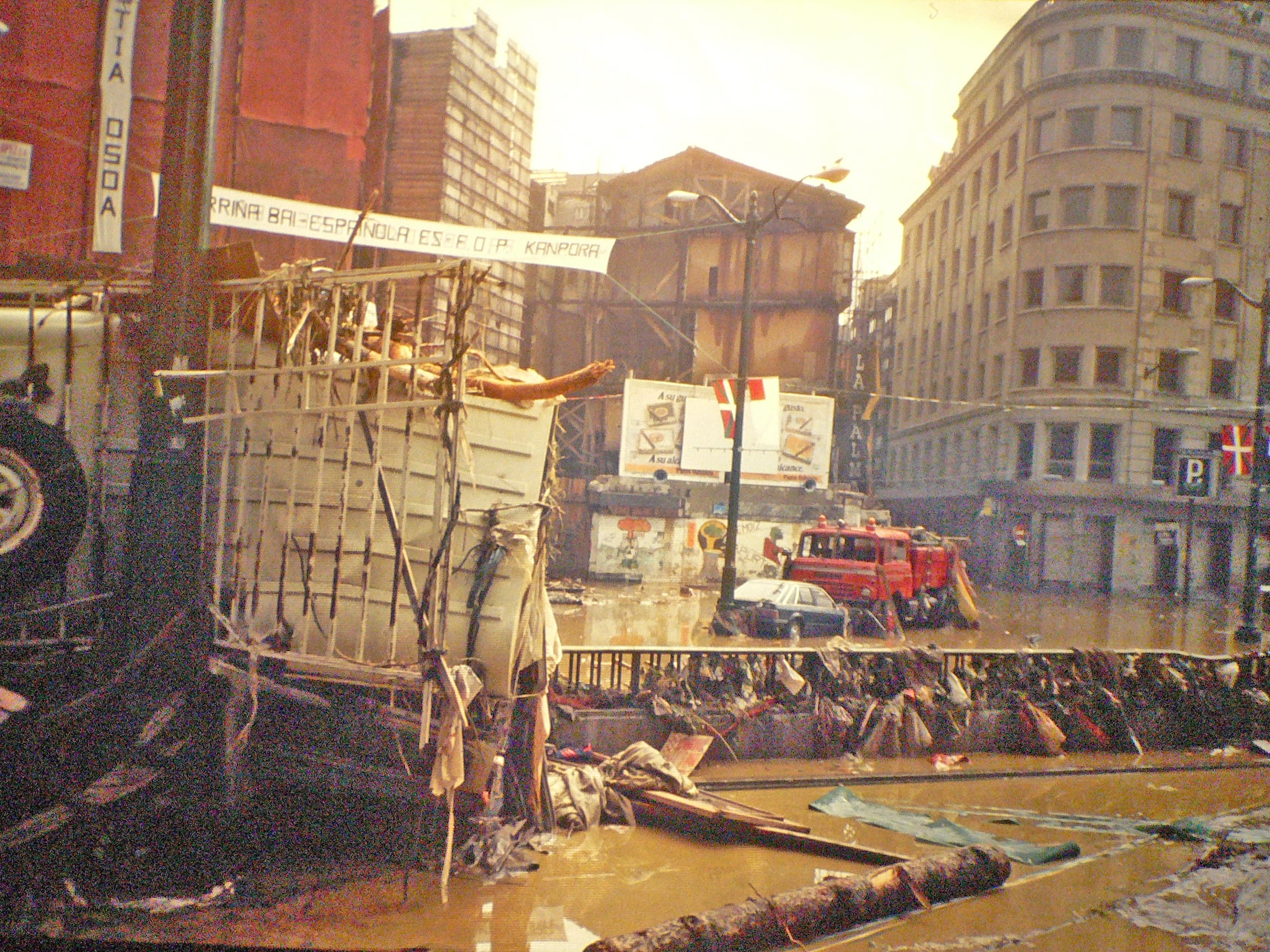 Las secuelas de las inundaciones del 83 en Bilbao. / Ayuntamiento de Bilbao