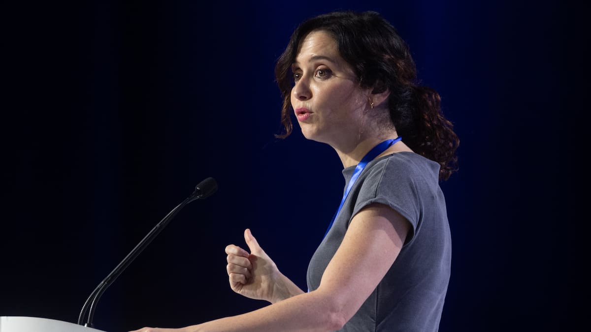 La teoría de Martín Bianchi y Àngels Barceló sobre Isabel Díaz Ayuso: "¿Quién cae mal a los progres y comunistas?"