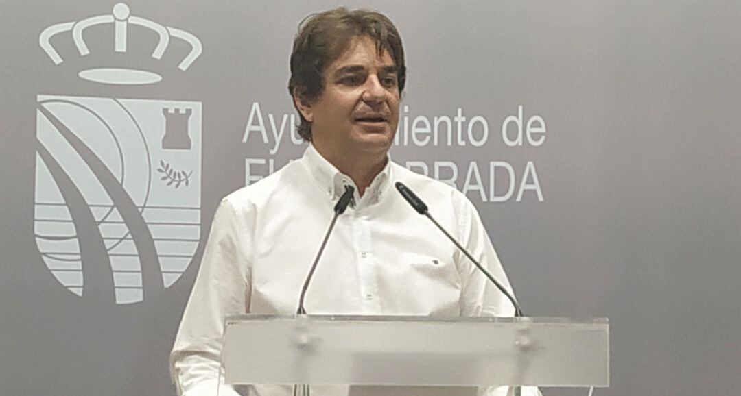 El alcalde de Fuenlabrada, Javier Ayala, durante la rueda de prensa de este martes 