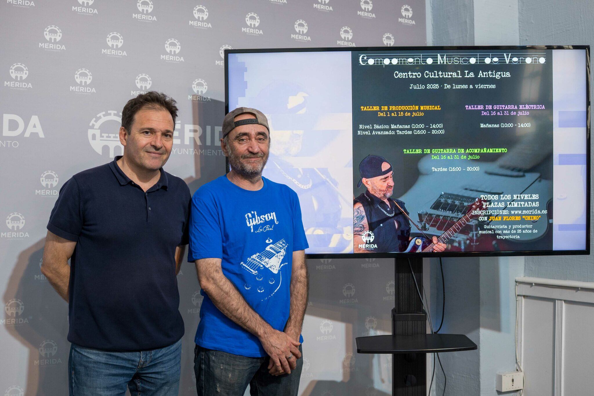 Presentación de los tallares musicales de verano con Juan Flores &#039;Chino&#039;