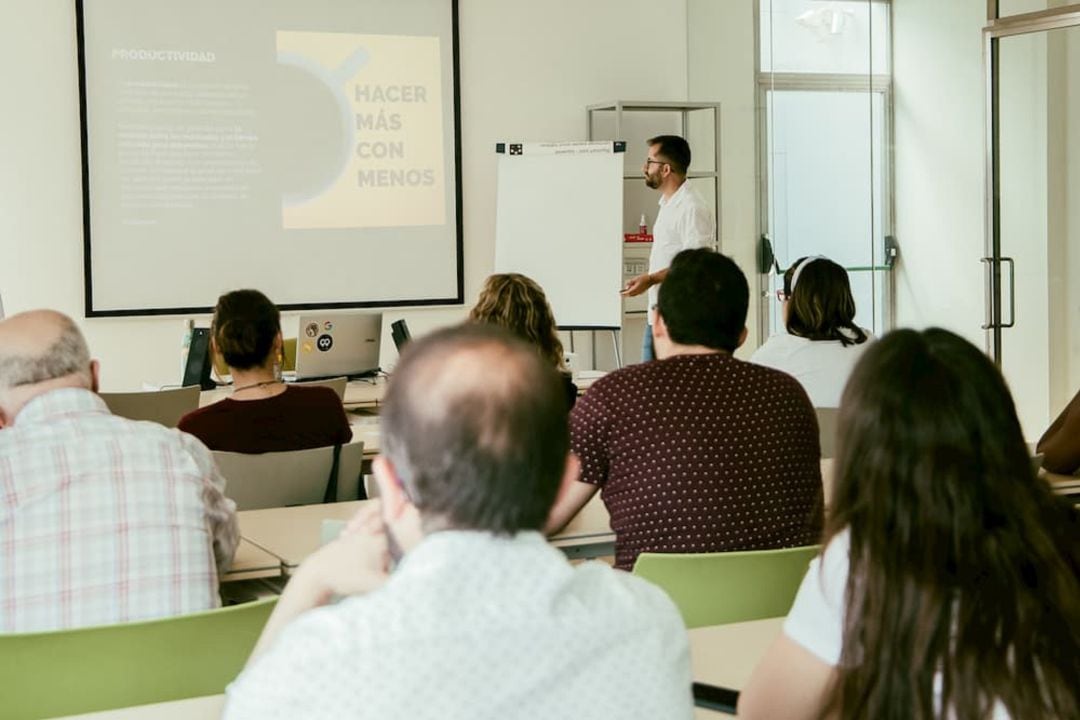 Rubén Martínez impartiendo un curso