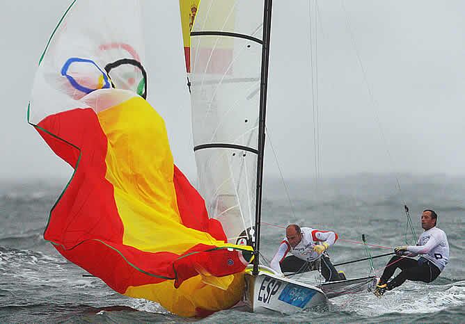 Finalmente medalla de plata después de la larga deliberación del jurado internacional de regatas