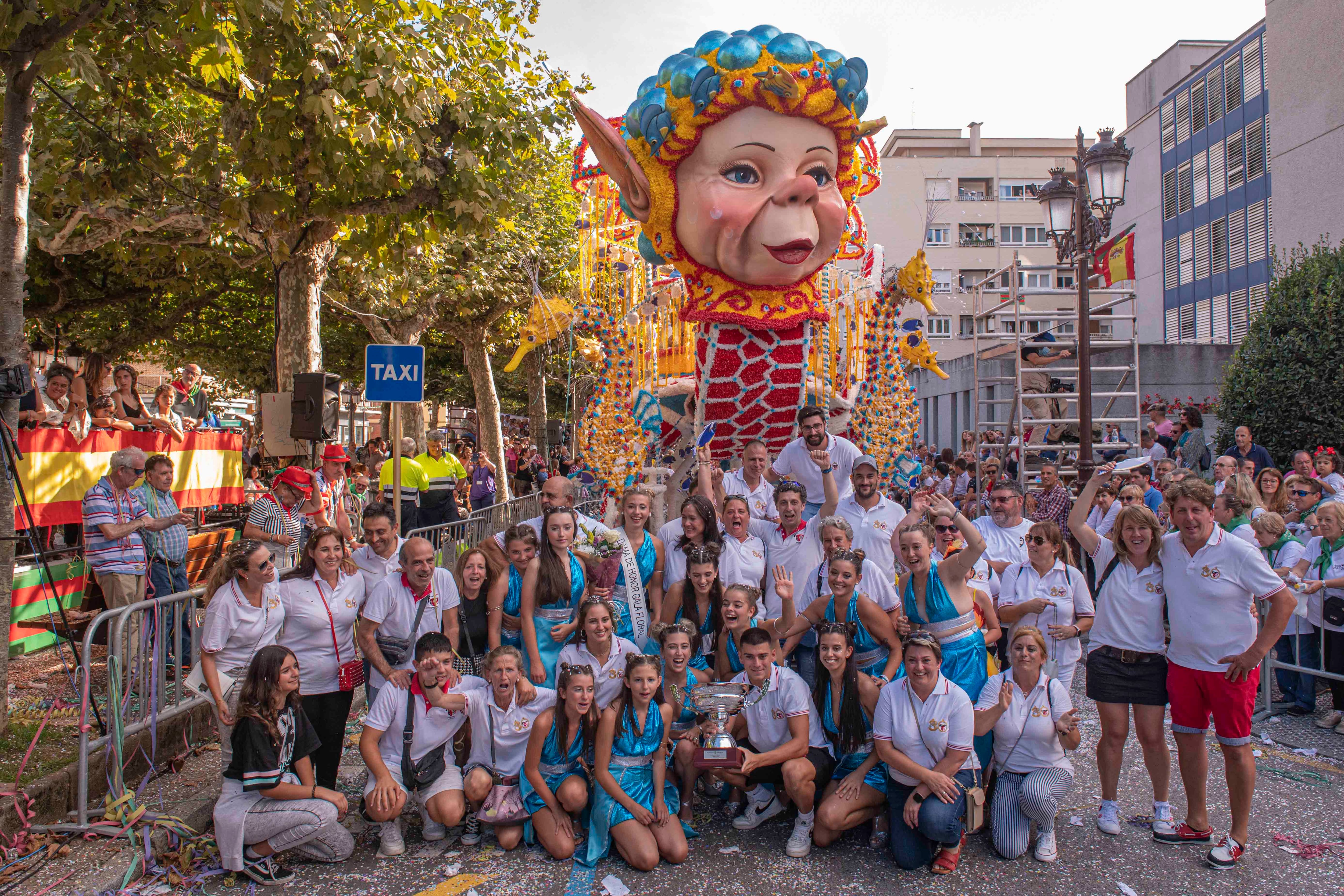 Carroza ganadora de la Gala Floral de Torrelavega en 2022.