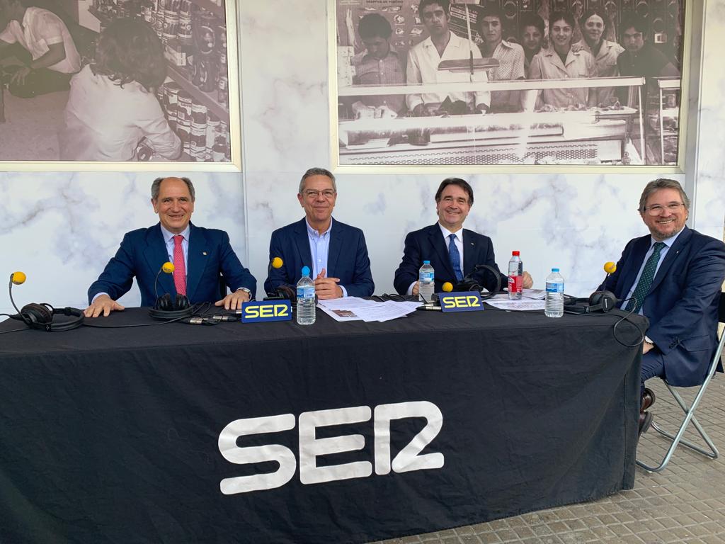 Vicente, Julio y Justo Martín junto a Salomón Hachuel durante el programa