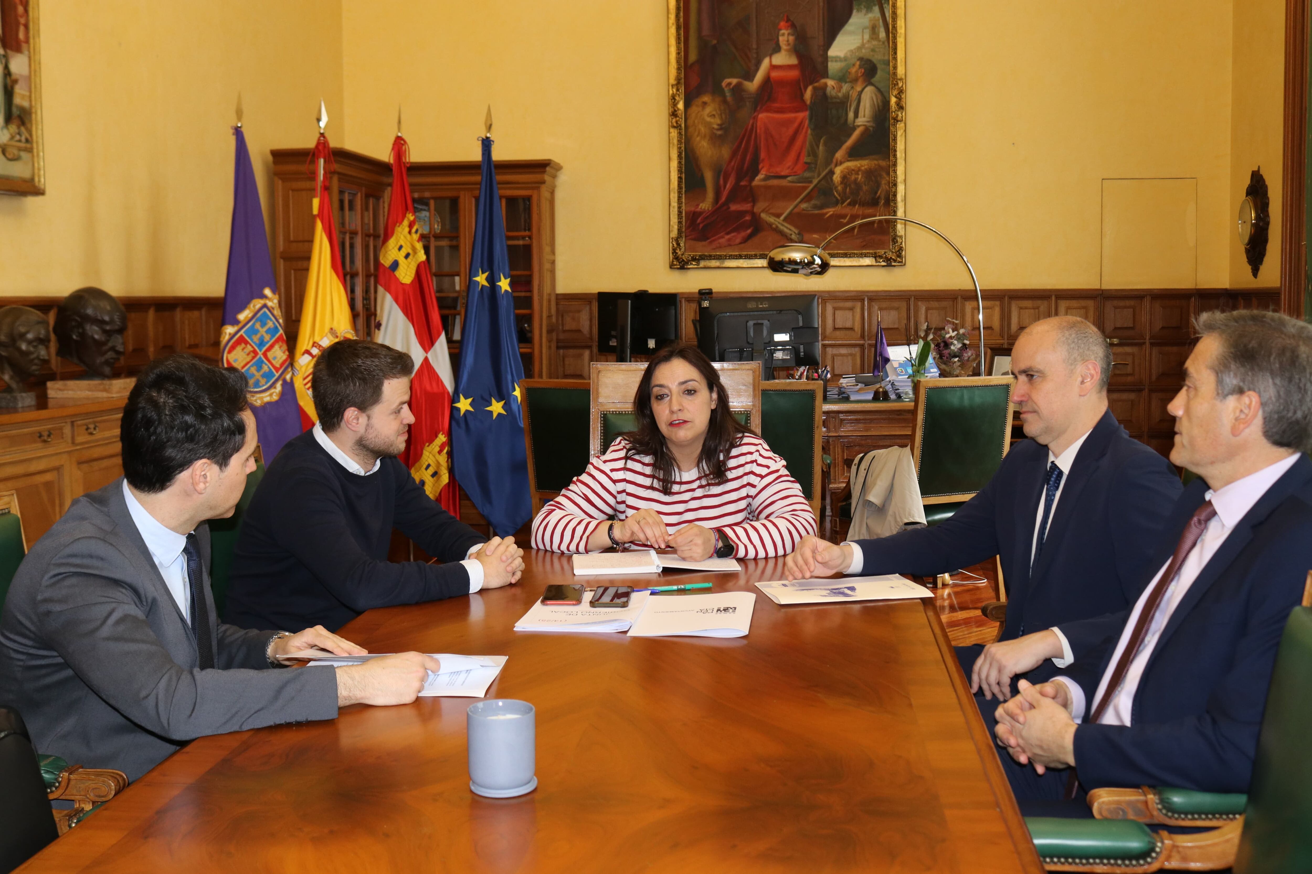 El Ayuntamiento de Palencia trabajará en la revisión del PGOU para regular las viviendas turísticas en suelo residencial