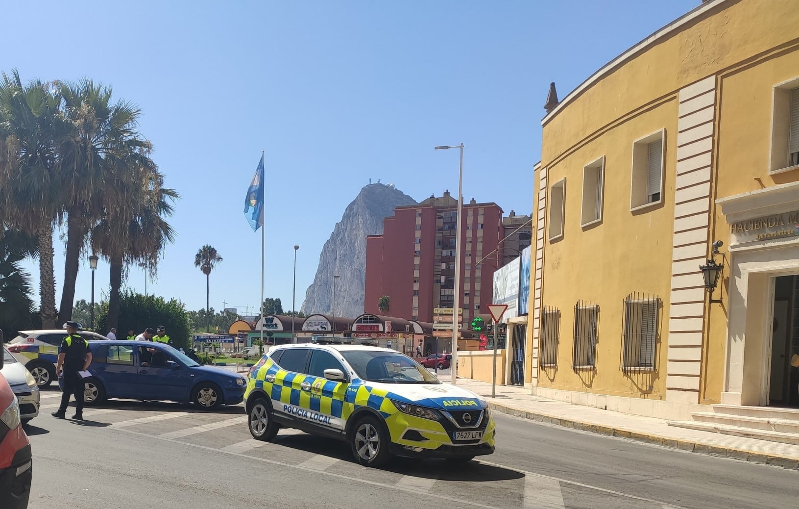 Vehículos de Policía en La Línea
